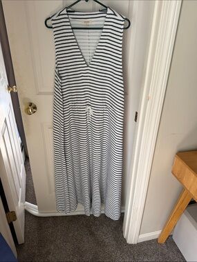 Sleeveless Striped V-Neck Maxi Dress — White & Navy